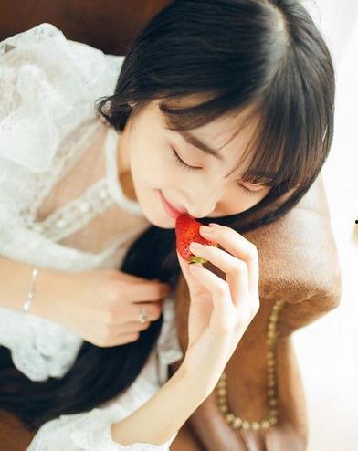 清纯甜美女生活照,生活照中的美好瞬间